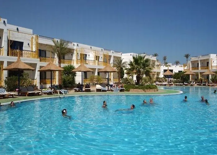 Jaz Neo Naama Bay